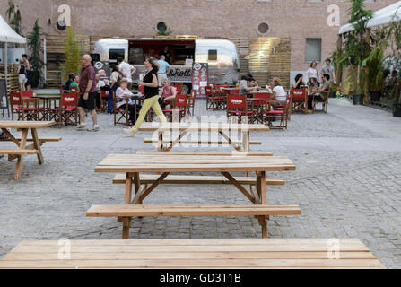 Madrid, Spanien, 11 St Juli 2016.  Ein Sommertag in Conde Duque Center, Madrid, Spanien anzeigen Enrique Davó/Alamy Live-Nachrichten. Stockfoto