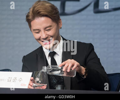 Jun-Su (JYJ), 11. Juli 2016: XIA (Junsu) nimmt an einer Pressekonferenz, die Förderung einer neuen musikalischen "Dorian Gray" in Seoul, Südkorea. Das Musical basiert auf Oscar Wildes Roman "Das Bildnis des Dorian Gray" und Junsu spielt die Hauptrolle Dorian Gray. Das kreative Musical wird im Seongnam Arts Center Opera House in Südkorea am 3. September 2016 eröffnet. © Lee Jae-Won/AFLO/Alamy Live-Nachrichten Stockfoto