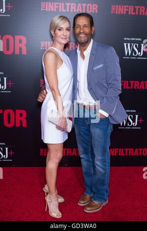 New York, NY, USA. 11. Juli 2016. Hilary Quinlan, Bryant Gumble im Ankunftsbereich der INFILTRATOR Premiere, AMC Lowes Lincoln Square, New York, NY 11. Juli 2016. Bildnachweis: Steven Ferdman/Everett Collection/Alamy Live-Nachrichten Stockfoto