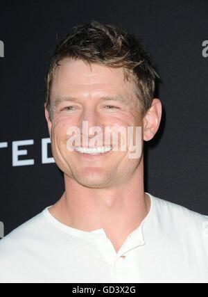 Los Angeles, CA, USA. 11. Juli 2016. Philip Winchester im Ankunftsbereich für UNGEDRAFTETE Premiere, Arclight Hollywood, Los Angeles, CA 11. Juli 2016. Bildnachweis: Elizabeth Goodenough/Everett Collection/Alamy Live-Nachrichten Stockfoto
