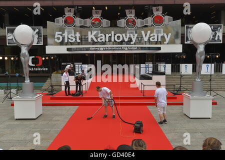 Karlovy Vary, Tschechien. 1. Juli 2016. Atmosphäre vor dem Start des 51. Karlovy Vary International Film Festival in Karlovy Vary, Tschechische Republik, 1. Juli 2016. © Slavomir Kube es/CTK Foto/Alamy Live-Nachrichten Stockfoto