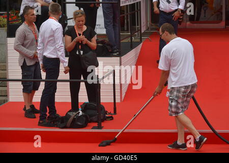 Karlovy Vary, Tschechien. 1. Juli 2016. Atmosphäre vor dem Start des 51. Karlovy Vary International Film Festival in Karlovy Vary, Tschechische Republik, 1. Juli 2016. © Slavomir Kube es/CTK Foto/Alamy Live-Nachrichten Stockfoto