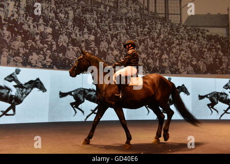 Karlovy Vary, Tschechien. 1. Juli 2016. Feierliche Eröffnung der 51. Karlovy Vary International Film Festival in Karlovy Vary, Tschechische Republik, 1. Juli 2016. © Katerina Sulova/CTK Foto/Alamy Live-Nachrichten Stockfoto