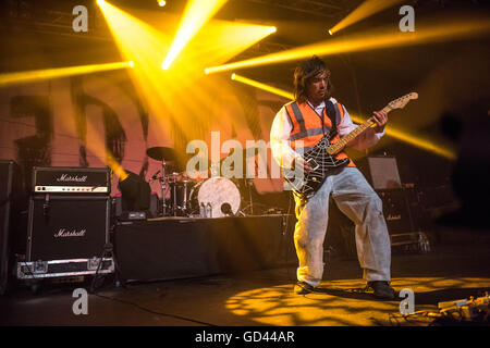 London, UK. 12. Juli 2016. Zac Carper von Fidlar führt auf der Bühne elektrische Brixton am 12. Juli 2016 in London, England. Bildnachweis: Michael Jamison/Alamy Live-Nachrichten Stockfoto