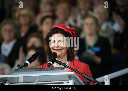 Aachen, Deutschland. 12. Juli 2016. Königin Silvia von Schweden eröffnet CHIO in einer feierlichen Eröffnungsfeier in Aachen, Deutschland, 12. Juli 2016. Foto: Friso Gentsch/Dpa/Alamy Live News Stockfoto