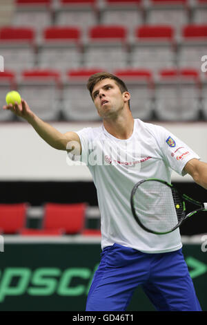 Trinec, Tschechische Republik. 13. Juli 2016. Tschechischer Tennisspieler Jiri Vesely in Aktion während des Trainings vor den Davis Cup Viertelfinal-match gegen Frankreich in Trinec, Tschechische Republik, 13. Juli 2016. Bildnachweis: Petr Sznapka/CTK Foto/Alamy Live-Nachrichten Stockfoto