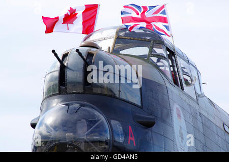 Canadian Warplane Heritage Avro Lancaster .B.X, C-GVRA, bei RAF Waddington, Stockfoto