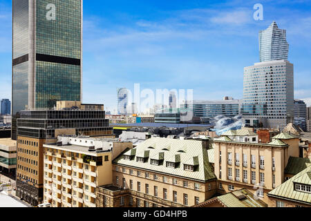 Alte Residenzen und modernen Bürogebäuden im Warschauer Stadtzentrum entfernt. Stockfoto