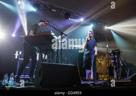 Monza Italien. 9. Juli 2016. Der britische Elektronik-Soul-Duo führt HONNE live auf der Bühne im Parco di Monza während der ich-Tage Fest Stockfoto