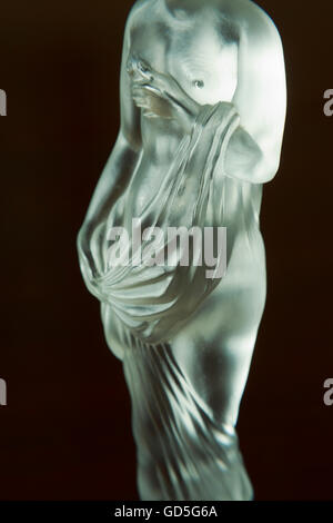 Art-Deco-Stil Glas Statuette aus den 1920er Jahren gemachten Schweig, Müller & Co Stockfoto