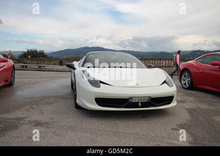 Ferrari 458 in Florenz geparkt Stockfoto