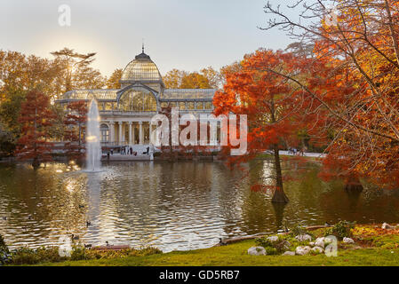 Der Palacio de Cristal (Crystal Palace), liegt im Herzen des Buen Retiro Park. Madrid. Spanien Stockfoto