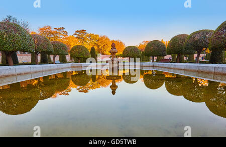 Parterre, Französisch anmutenden Garten am Buen Retiro Park. Madrid. Spanien Stockfoto