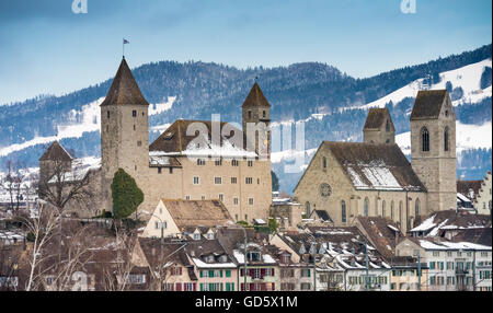 Mittelalterliche Altstadt (Altstatd) von Rapperswil, mit seinem Schloss und der Kapuziner Kloster, Sank Gallent Kanton der Schweiz Stockfoto