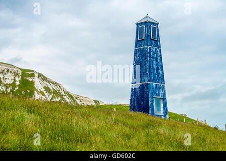 Samphire Hoe Tower von Jony Easterby und Pippa Taylor Dover Kent Sustrans Marker Stockfoto