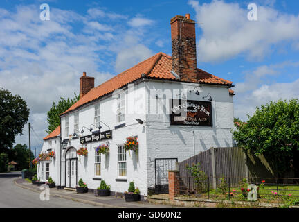 Three Kings Inn, Threekingham, Lincolnshire, England - ein traditionelles englisches Dorfpub in einem ländlichen Dorf Stockfoto