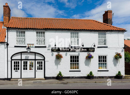 Three Kings Inn, Threekingham, Lincolnshire, England - ein traditionelles englisches Dorfpub in einem ländlichen Dorf Stockfoto