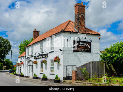 Three Kings Inn, Threekingham, Lincolnshire, England - ein traditionelles englisches Dorfpub in einem ländlichen Dorf Stockfoto