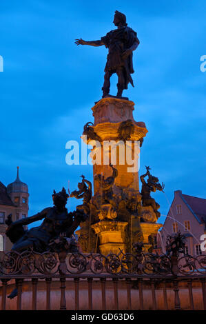 Augsburg, Rathausplatz, Augustus-Brunnen, Augustusbrunnen, Rathausplatz, romantische Straße, Romantische Strasse, Schwaben, Bayern, Deutschland, Europa Stockfoto