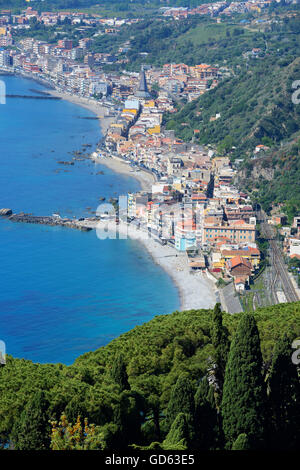 Blick auf Ost-Küste von Taormina, Sizilien, Italien Stockfoto