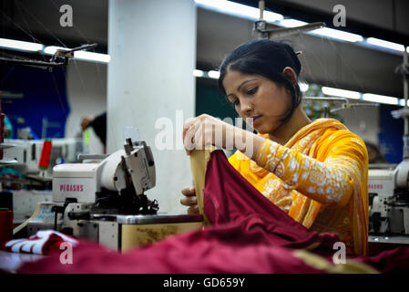 Arbeiter in einer Textilfabrik, Bangladesch Stockfoto