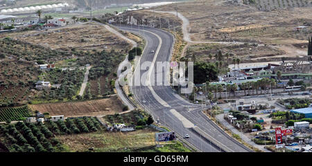 Luftaufnahme des Highway 70 in der Nähe von Tamra, Israel Stockfoto