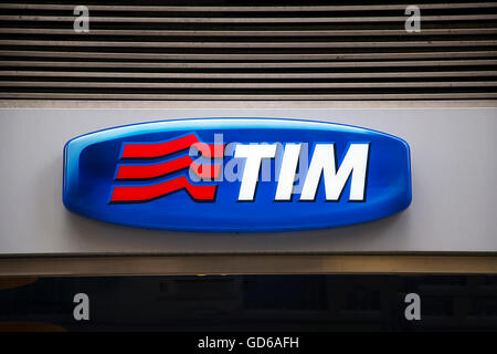 Florenz, Italien - 27. Mai 2016: Detail der TIM-Shops in Florenz, Italien. TIM (Telecom Italia Mobile) ist Telecom Italia Stockfoto