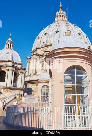 Kuppel der St. Peter Basilika Rom Latium Italien Europa Stockfoto