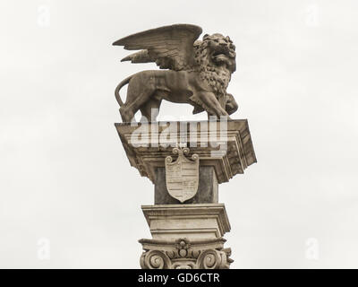 Udine, Italien verschiedene Gebäude und Skulpturen Stockfoto