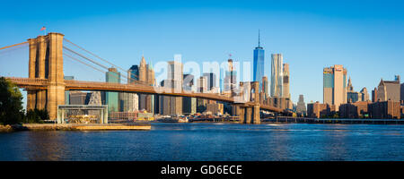 Die Brooklyn Bridge in New York City ist eine der ältesten Hängebrücken in den Vereinigten Staaten.