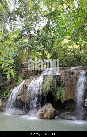 Wasserfall im Erawan Nationalpark, Thailand Stockfoto