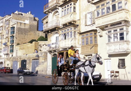 Die traditionelle Balkone an den Häusern in der Altstadt von Valletta auf der Insel Malta im Mittelmeer ich Stockfoto