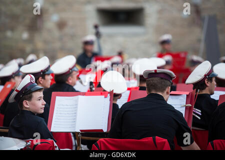 Marching Band KUD Pošta Maribor durchführen in den Straßen von Maribor am Festival Lent, Maribor, Slowenien, 2016 Stockfoto