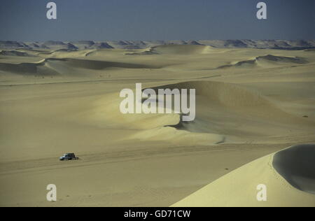 die Sanddünen in der Nähe der Oase und Dorf von Siwa in der lybischen oder westlichen Wüste von Ägypten in Nordafrika Stockfoto