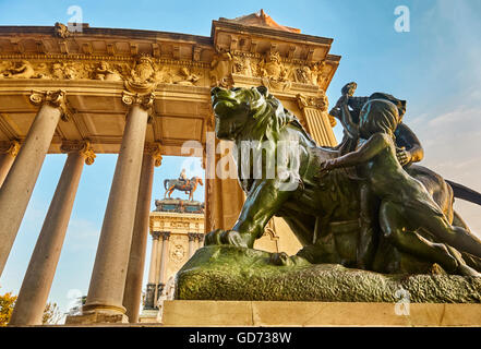 Denkmal für Alfonso XII, befindet sich in der Buen Retiro Park. Madrid. Spanien Stockfoto