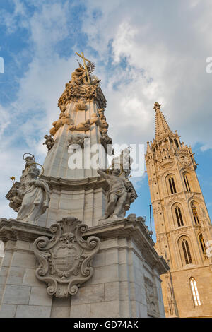 Dreifaltigkeitssäule vor Matthiaskirche im Burgviertel von Buda, Budapest, Ungarn Stockfoto