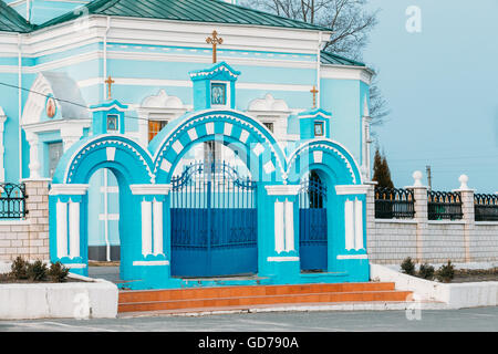 St. John Korma-Klosterkirche in Korma Dorf, Dobrush Bezirk, Belarus. Berühmte orthodoxe Kirche. Stockfoto