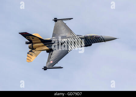 General Dynamics F16 Fighting Falcon - türkische AF Anzeige Flugzeuge Stockfoto