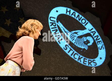 Anne Archer bei einem Fototermin für ein neues Theaterstück The Trial von Jane Fonda am Park Theatre in London. Stockfoto