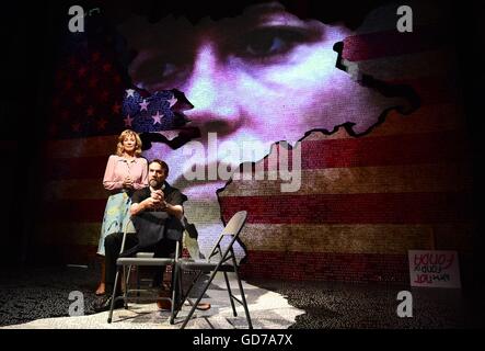 Anne Archer und Martin Fisher bei einem Fototermin für eine neue spielen The Trial Of Jane Fonda am Park Theatre in London. Stockfoto