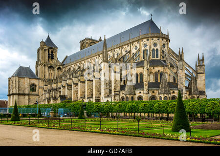 Bourges Europäische Kulturhauptstadt 2028, Kathedrale Saint Etienne, Departement Cher, UNESCO-Weltkulturerbe, Centre-Val de Loire, Frankreich, Europa Stockfoto