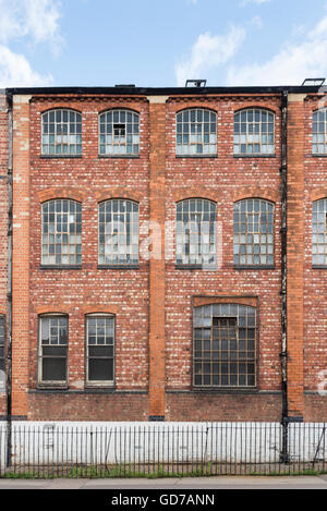 Einem alten, stillgelegten Fabrikgebäude in Wellingborough, Northamptonshire UK Stockfoto