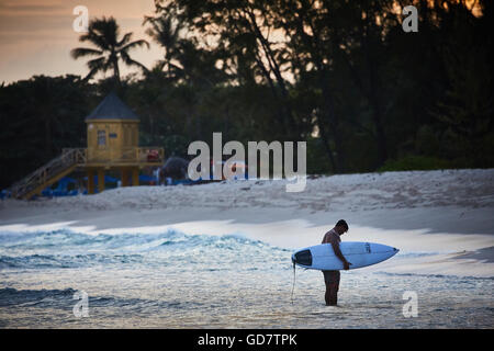 Garnison Bereichen Bridgetown sauber schöne Karibische Meer South West Coast Resort Aussicht auf den Strand Küste Insel Barbados Stockfoto