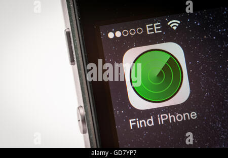 IPhone App auf einem iPhone Smartphone suchen Stockfoto