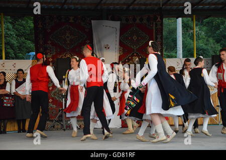 Führten Tänze KUD Krenice von Gale, Sinj aus Kroatien auf 10 internationalen Festival Folklore-8.7.2016year,Lukavac,Bosnia Stockfoto