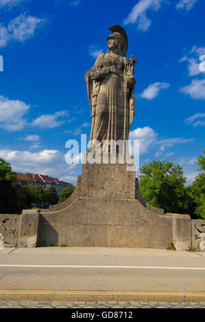 Maximilian Brücke, Pallas Athena Statue, Maximilianstraße, München, München, Bayern, Deutschland. Stockfoto