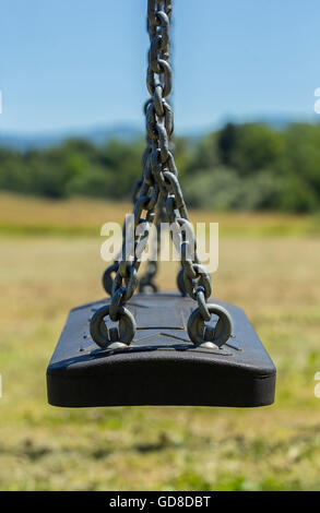 Leere Schaukel Seil im Park. Stockfoto