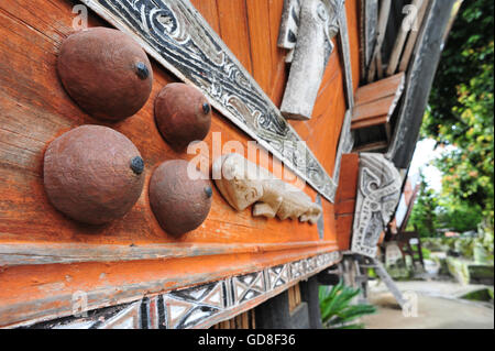 Ethnische Sumatra Batak-Haus-Ornamente in Toba See, Sumatra, Indonesien Stockfoto