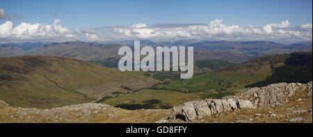 Loch Linnhe und die Lochaber Hügel betrachtet von Mullach Nan Coirean. Stockfoto