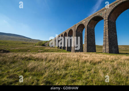 Ribblehead-Viadukt auf Settle zu Carlisle Railway, Yorkshire Dales National Park, North Yorkshire, England, UK Stockfoto